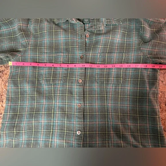 Woolrich Women’s Plaid Flannel Shirt Medium Petite - Picture 4 of 5